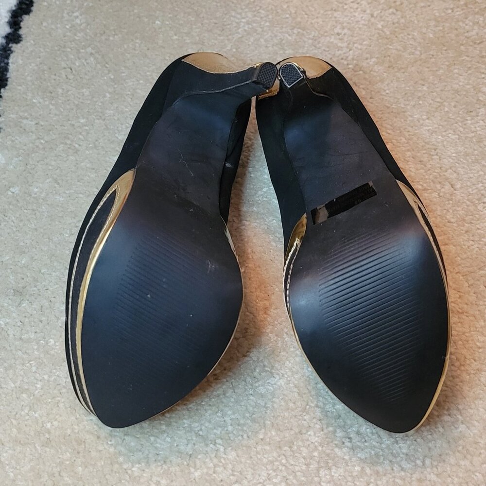 Qupid Black Platform Pumps with Gold Heel Accent | Size 6.5 - Picture 4 of 4